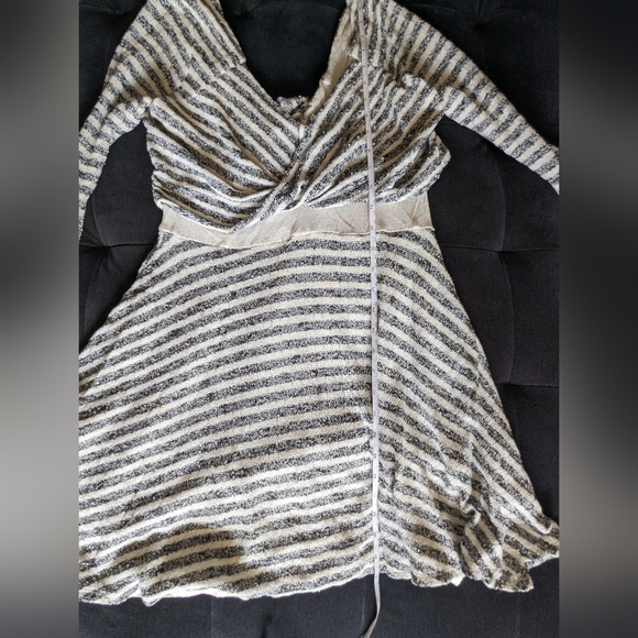 💙 FREE PEOPLE 💙 Striped V-neck Dress - Picture 3 of 4